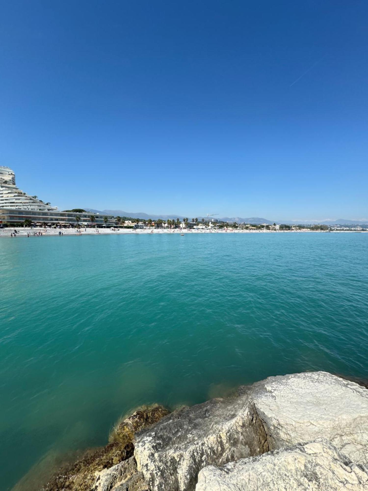 Appartemment Vue Mer Et Piscine Villeneuve-Loubet Exterior photo